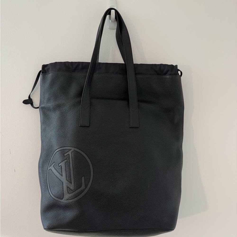 LOUIS VUITTON Cabas Light Drawstring Bag Initials Taurillon Leather